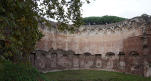 italy_rome_emperor_trajan_baths_remaining_largest_emperor_nero_domus_aurea_on_top_common_citizens_plants_400